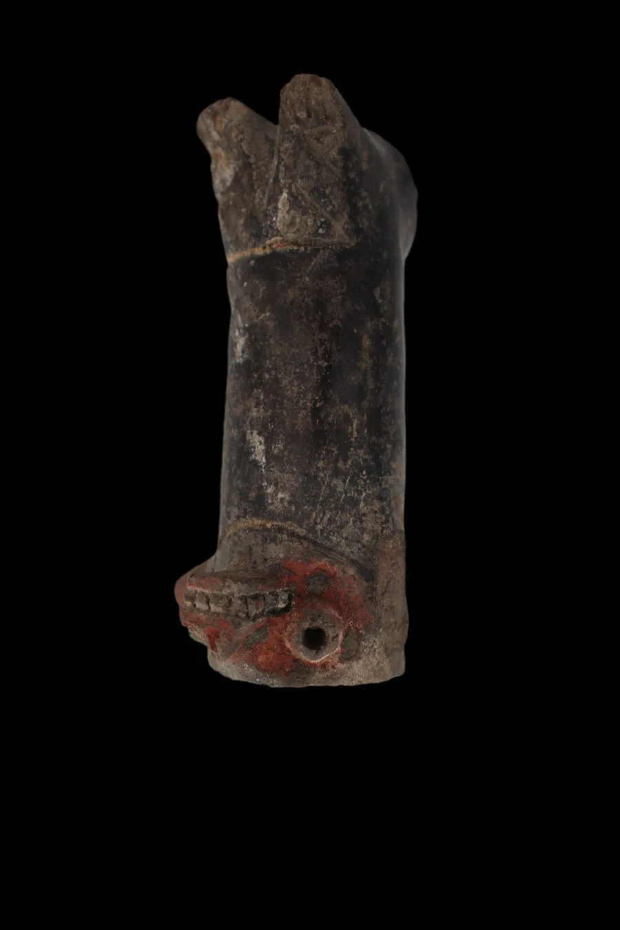 Ceramic smoking-pipe bowl modeled as a feline head